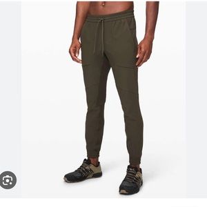 Lululemon mens license to train jogger, S, olive green EUC